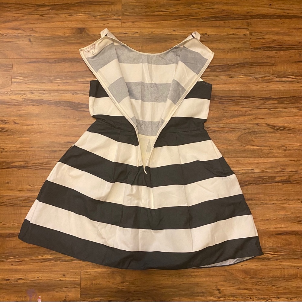 GAP Navy and White Stripped Dress with pockets - Picture 7 of 8